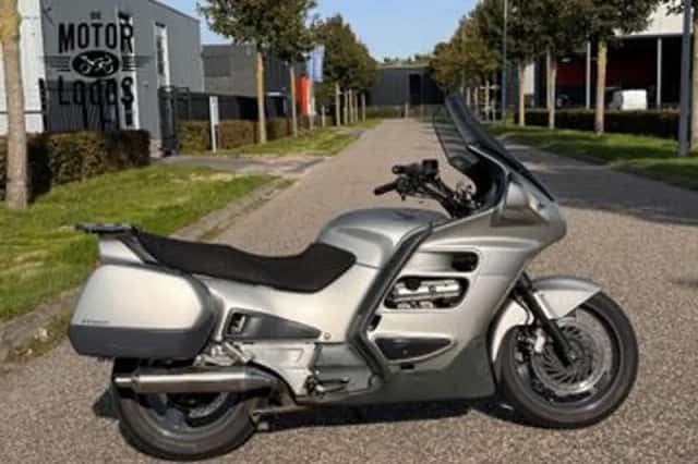 Honda ST 1100 Pan European (1992) thumbnail 3