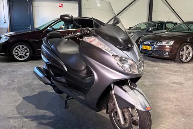 Yamaha YP 400 Majesty (2006) thumbnail 1