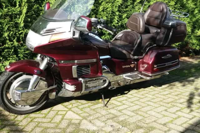 Honda Gold Wing (1997) thumbnail 1