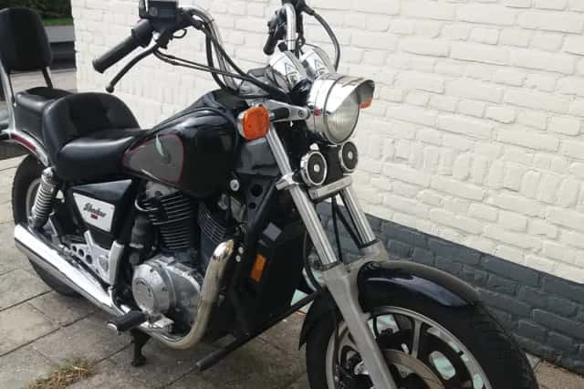 Honda VT 1100 C (1986) thumbnail 2