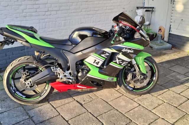 Kawasaki ZX 6R Ninja (2007) thumbnail 2