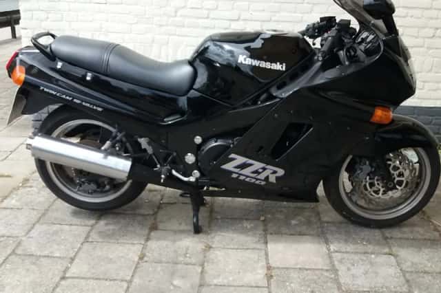 Kawasaki ZZR 1100 (1993) thumbnail 2