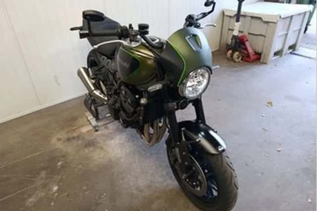 Kawasaki Z900RS (2018) thumbnail 3