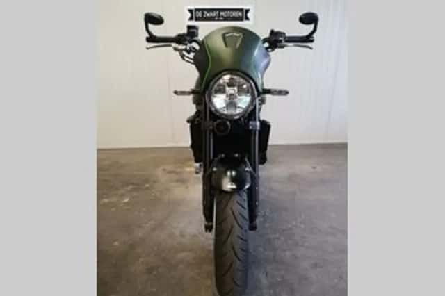 Kawasaki Z900RS (2018) thumbnail 4