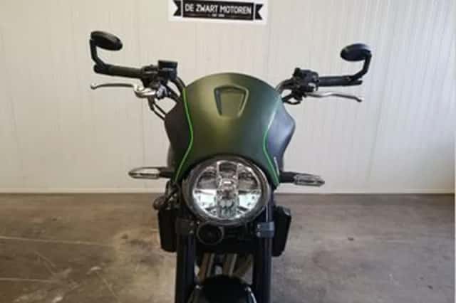 Kawasaki Z900RS (2018) thumbnail 6