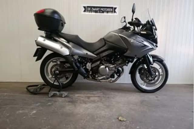 Suzuki V-Strom (2010) thumbnail 2