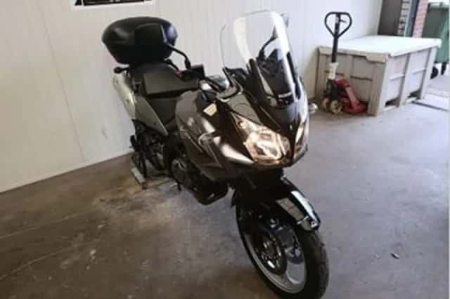 Suzuki V-Strom (2010) thumbnail 3