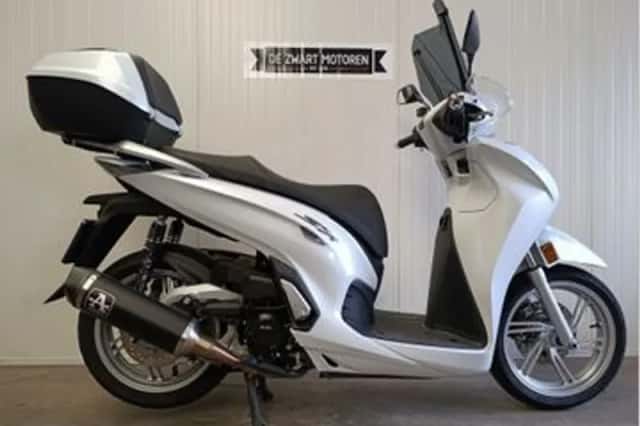 Honda SH 350I (2023) thumbnail 1