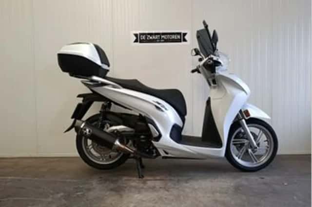 Honda SH 350I (2023) thumbnail 2