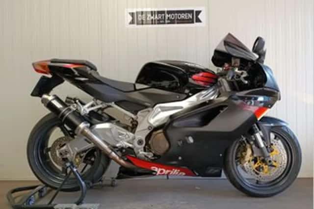 Aprilia RSV 1000 R (2004) thumbnail 1