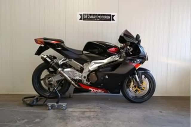 Aprilia RSV 1000 R (2004) thumbnail 2