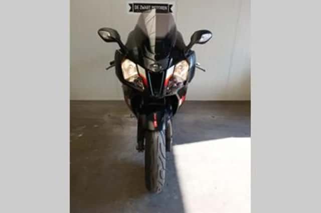 Aprilia RSV 1000 R (2004) thumbnail 4