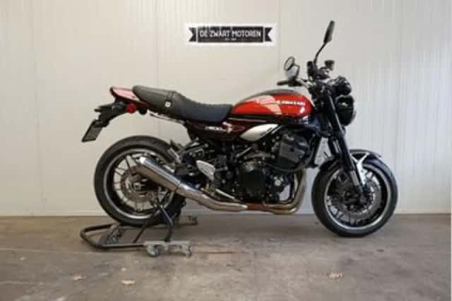 Kawasaki Z900RS (2018) thumbnail 2