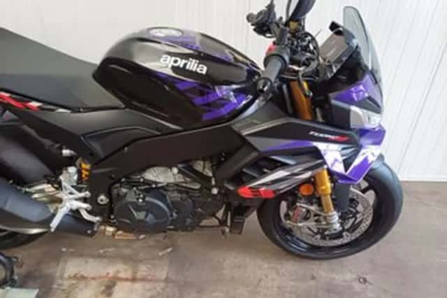 Aprilia Tuono V4 1100 Factory (2026) thumbnail 3
