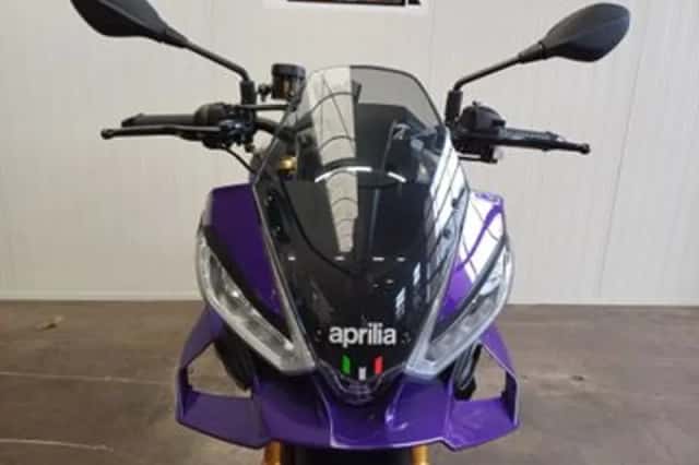 Aprilia Tuono V4 1100 Factory (2026) thumbnail 6