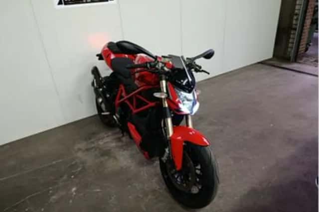 Ducati Streetfighter 848 (2013) thumbnail 3