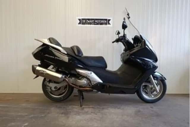 Honda FJS600 Silver Wing (2010) thumbnail 2