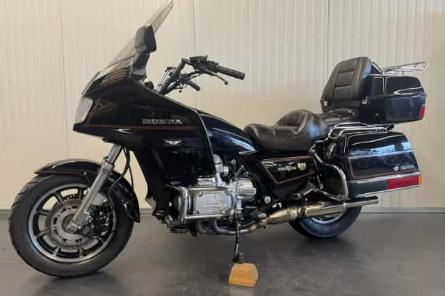 Honda GL 1200 GOLD WI (1985) thumbnail 2