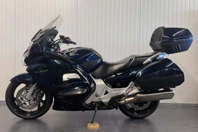Honda ST 1300 PAN European (2002) thumbnail 3