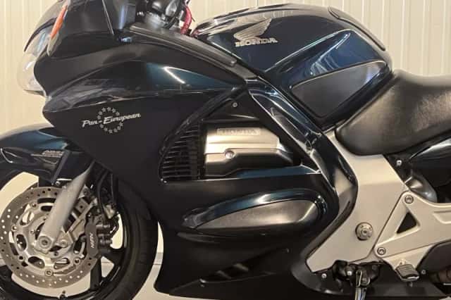 Honda ST 1300 PAN European (2002) thumbnail 6