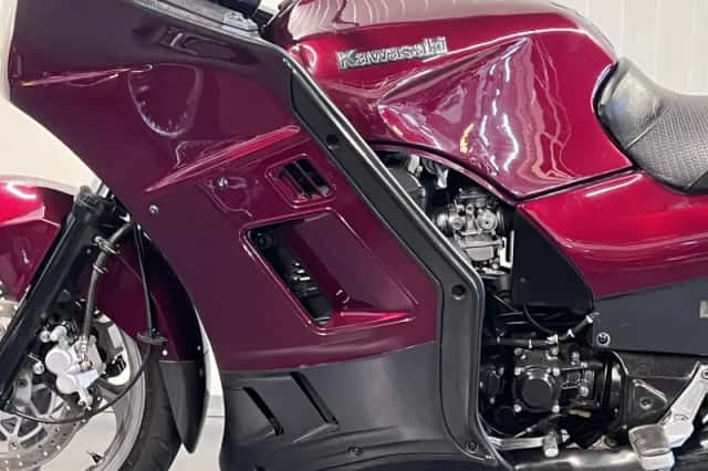 Kawasaki 1000 GTR (1996) thumbnail 6