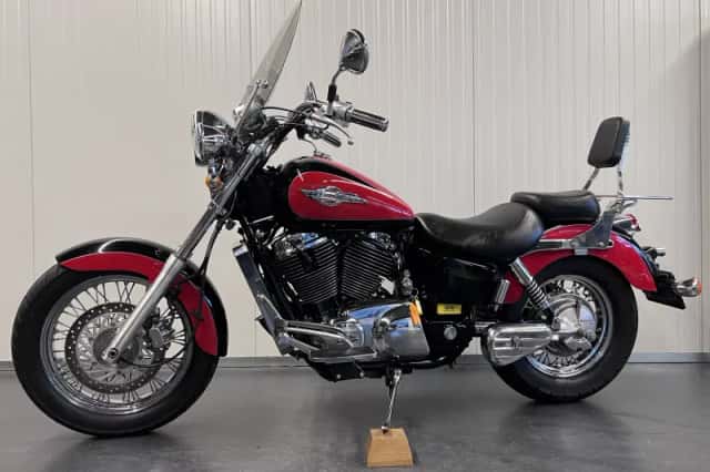Honda VT 1100 (1995) thumbnail 2