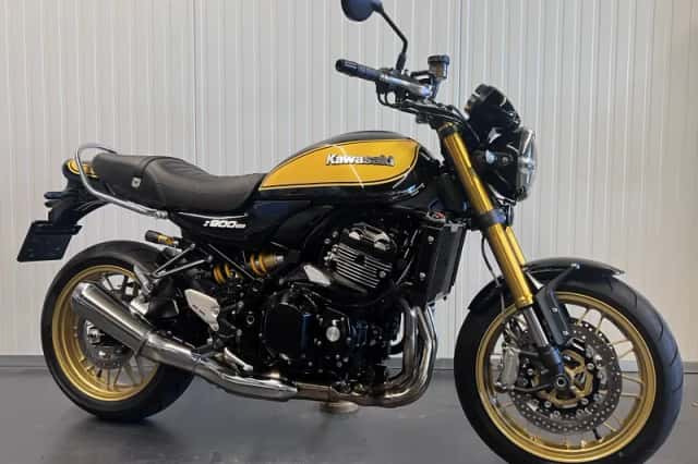Kawasaki Z900RS (2022) thumbnail 1