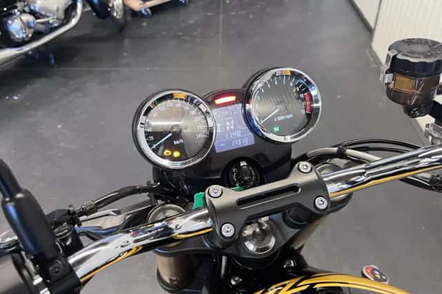 Kawasaki Z900RS (2022) thumbnail 3