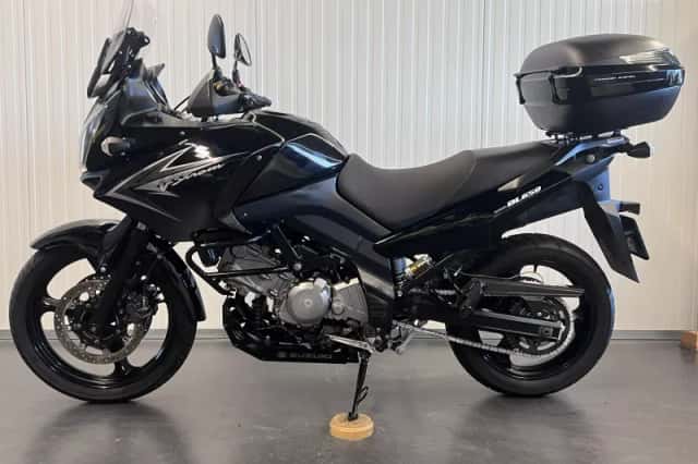 Suzuki V-Strom (2010) thumbnail 3