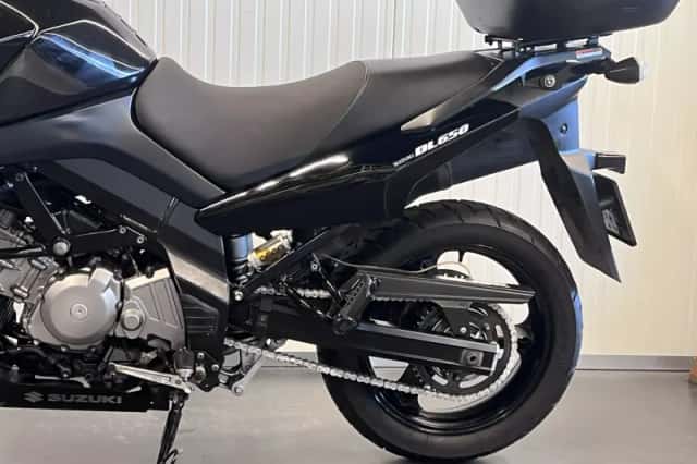 Suzuki V-Strom (2010) thumbnail 5