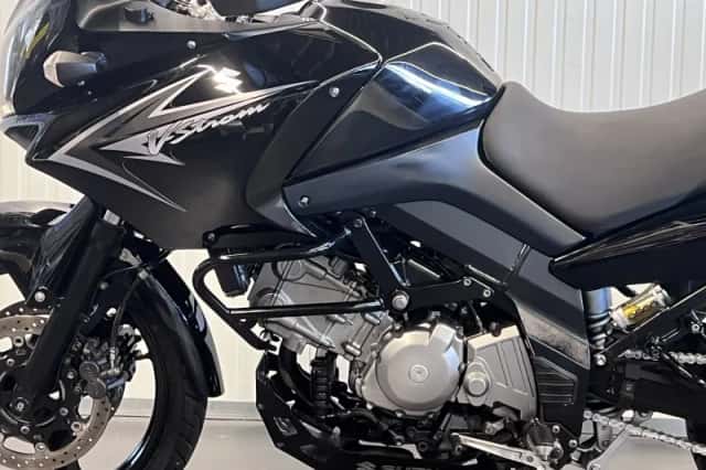 Suzuki V-Strom (2010) thumbnail 6