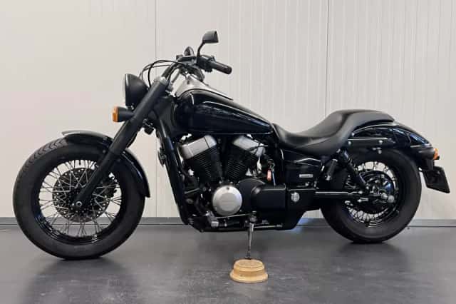 Honda VT750C2B Shadow Black Spirit (2011) thumbnail 2