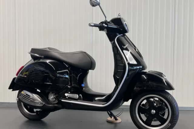 Vespa GTS 300 Super (2009) thumbnail 1