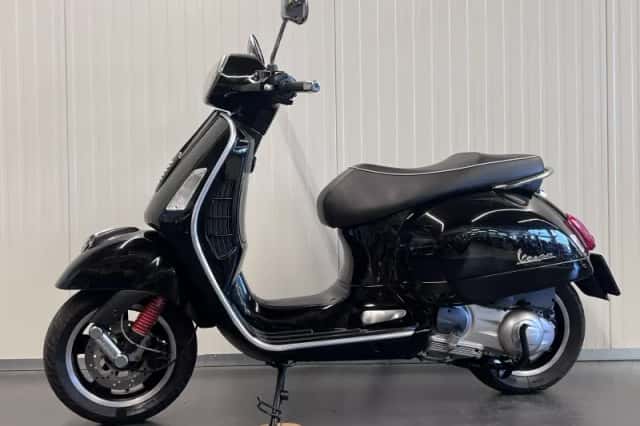 Vespa GTS 300 Super (2009) thumbnail 2