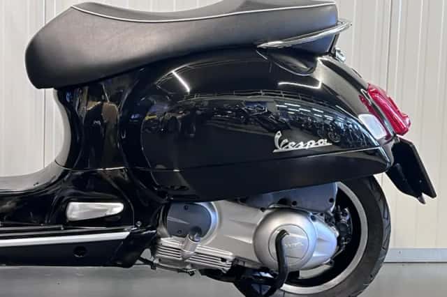 Vespa GTS 300 Super (2009) thumbnail 5