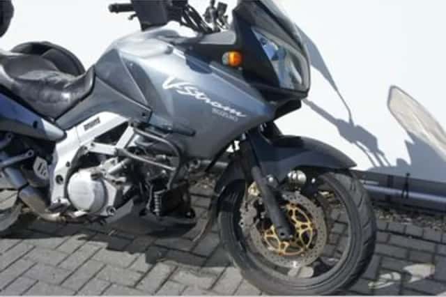 Suzuki V-Strom (2002) thumbnail 3