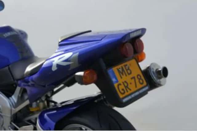 Yamaha R1 (1998) thumbnail 3