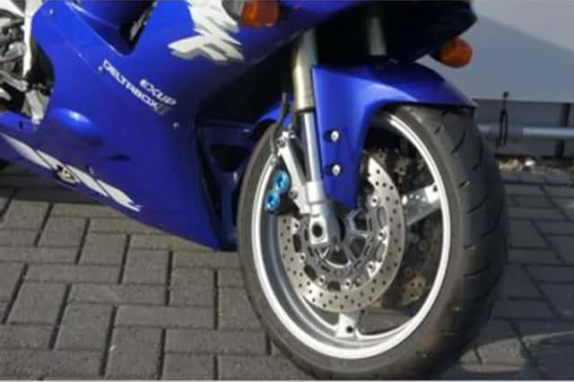 Yamaha R1 (1998) thumbnail 5