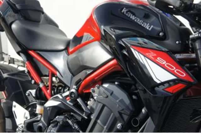 Kawasaki Z900 (2024) thumbnail 4
