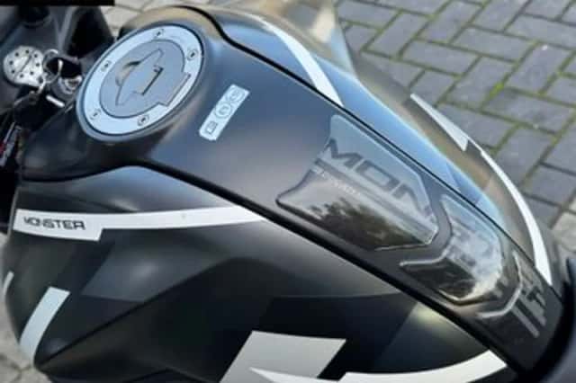 Ducati Monster 937 (2022) thumbnail 3