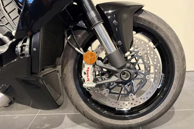 Ducati Diavel V4 (2023) thumbnail 2