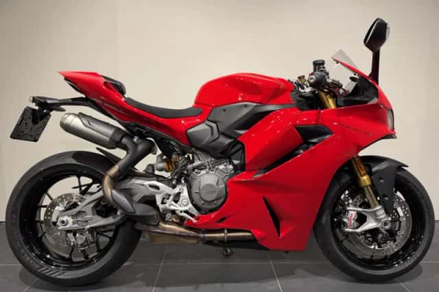 Ducati Panigale V2 (2025) thumbnail 1
