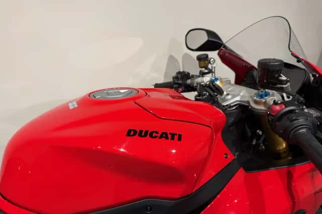 Ducati Panigale V2 (2025) thumbnail 6