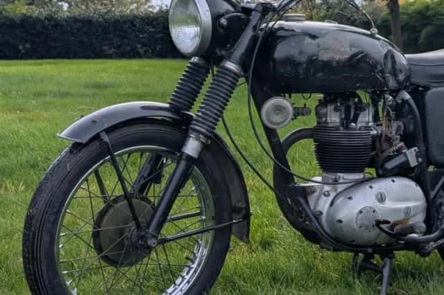 BSA BSA 350cc B40 year with danisch papers runs good (1970) thumbnail 3