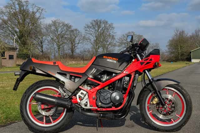 Suzuki GSX 400X Impulse (1988) thumbnail 1
