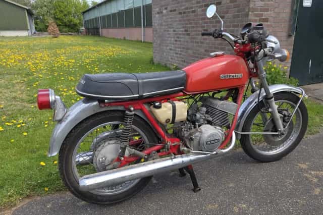 Suzuki GT 250 (0) thumbnail 3