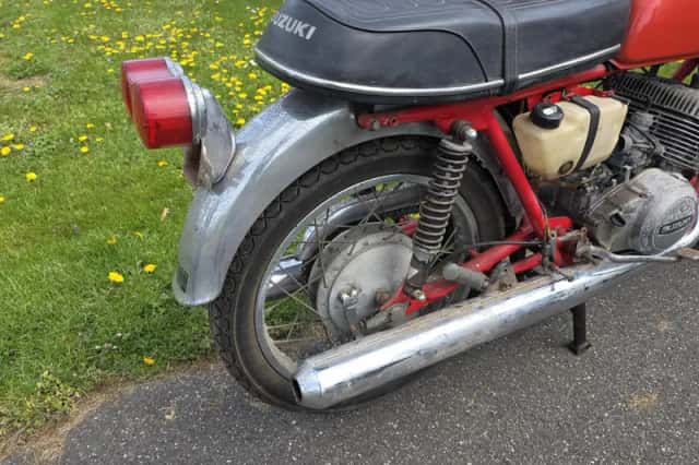 Suzuki GT 250 (0) thumbnail 4