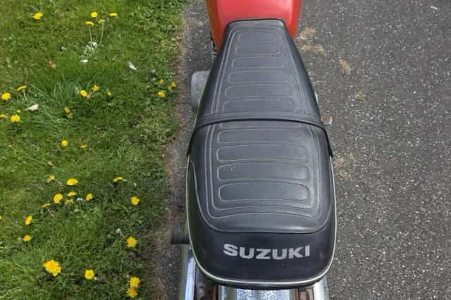 Suzuki GT 250 (0) thumbnail 5