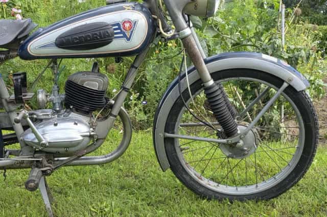 Victoria Bi-Fix 125cc in first paint (1951) thumbnail 4