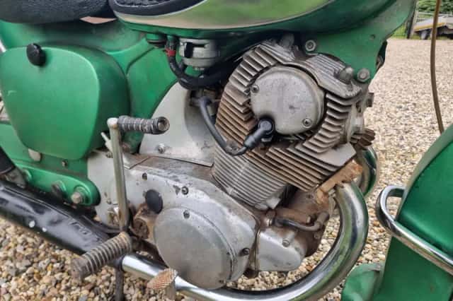 Honda C 72 Dream (1965) thumbnail 3
